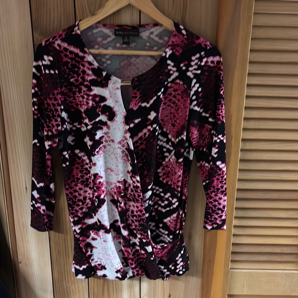 Dana Buchman Black and White Asymmetrical Fitted Blouse
